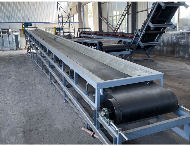 一臺(tái)皮帶輸送機(jī)發(fā)貨啦！