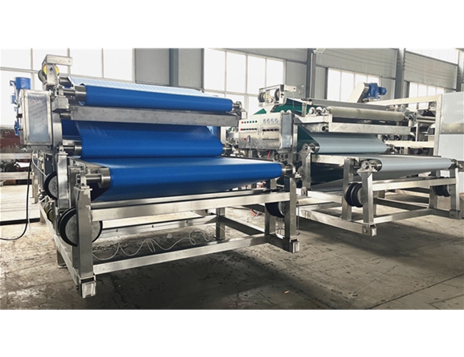 2臺帶式壓榨機完工發(fā)走啦！