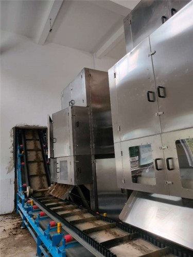 云南某污水處理廠定制的一體式污泥深度脫水機(jī)，現(xiàn)已投入使用！