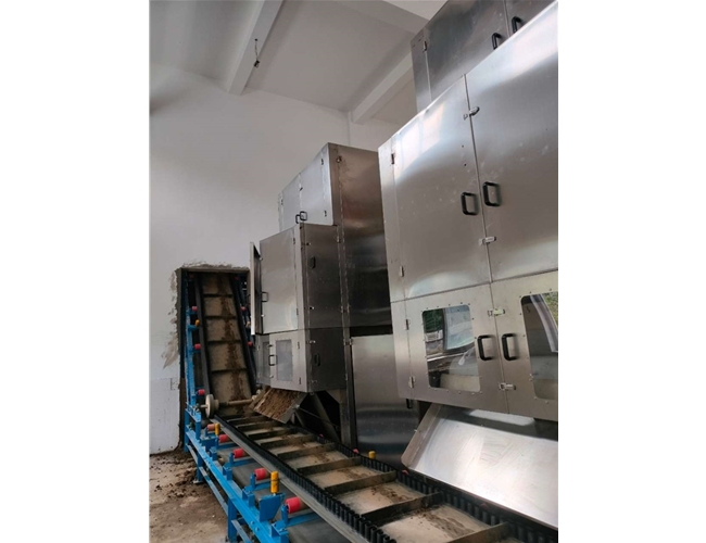 云南某污水處理廠定制的一體式污泥深度脫水機(jī)，現(xiàn)已投入使用！