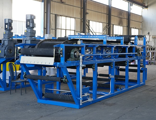 2臺(tái)橡膠帶式真空過(guò)濾機(jī)發(fā)貨啦！