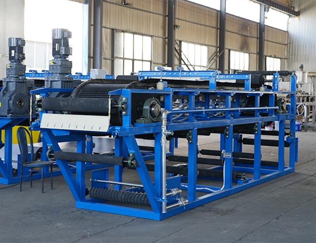 2臺橡膠帶式真空過濾機發(fā)貨啦！