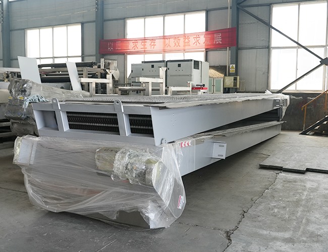 2臺(tái)機(jī)械格柵除污機(jī)發(fā)貨