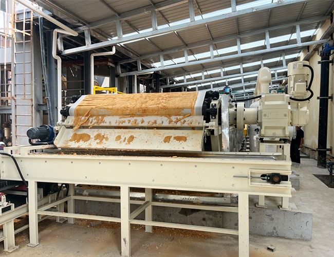 橡膠帶式真空過濾機，唐山客戶硫酸鈣脫水投入使用！