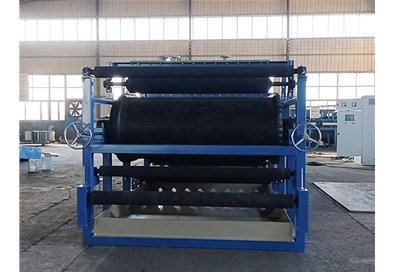 橡膠帶式真空過濾機(jī)工作原理深度解析