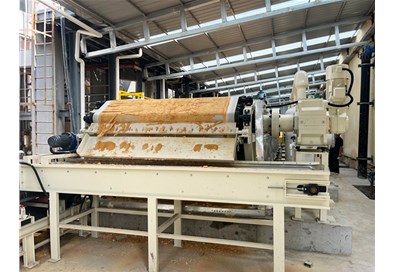 橡膠帶式真空過(guò)濾機(jī)輕松搞定固液分離